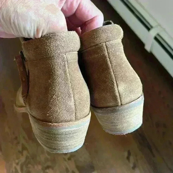 Steve Madden suede booties - Picture 3 of 6